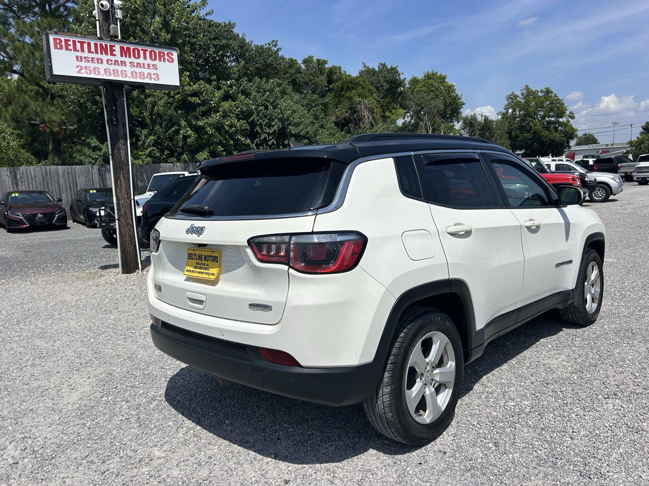 Used 2018 Jeep Compass Latitude w/ Popular Equipment Group FWD image 2