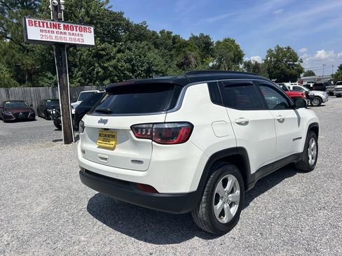 Used 2018 Jeep Compass Latitude w/ Popular Equipment Group FWD image 2