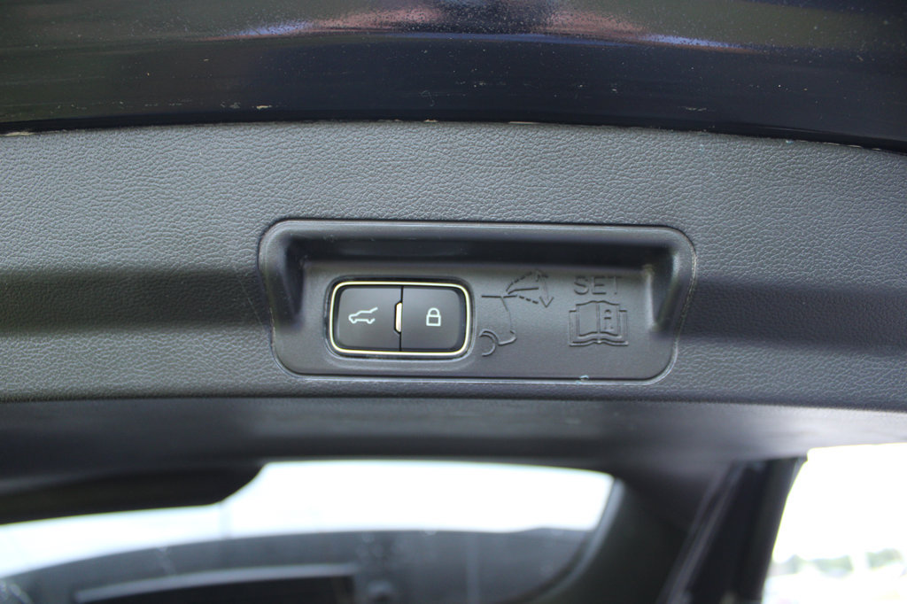 Used 2021 Ford Explorer XLT AWD/4WD image 15