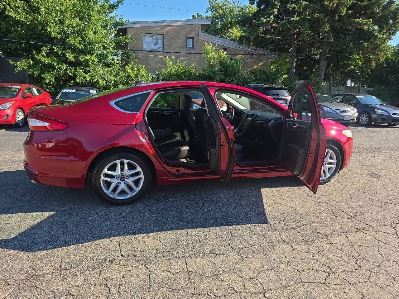 Used 2016 Ford Fusion SE w/ Equipment Group 202A FWD image 29