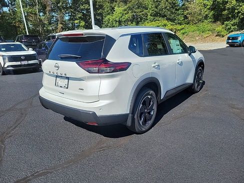 New 2026 Nissan Rogue SV w/ SV Premium Package AWD/4WD image 5