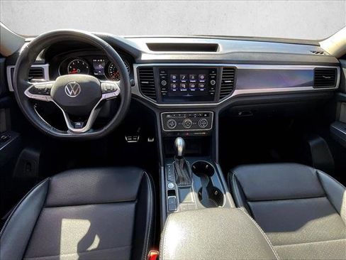 Used 2021 Volkswagen Atlas SE w/ Panoramic Sunroof Package image 16