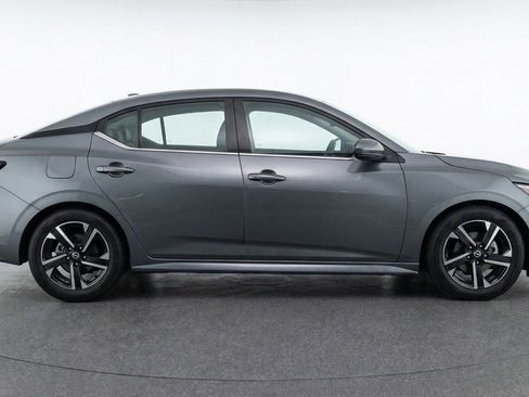 Used 2025 Nissan Sentra SV FWD image 11