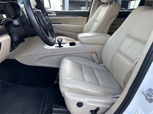 Used 2014 Jeep Grand Cherokee Limited image 19