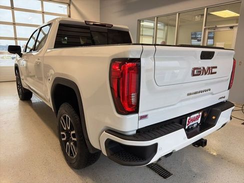 Used 2025 GMC Sierra 1500 AT4 w/ AT4 Premium Package AWD/4WD image 8