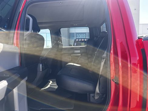 Used 2017 Ford F150 XLT w/ Equipment Group 302A Luxury AWD/4WD image 8