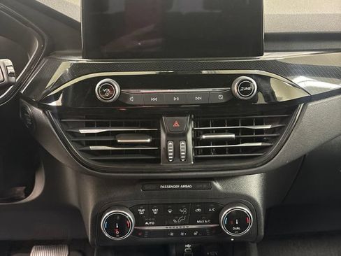 Used 2025 Ford Escape ST-Line Select AWD/4WD image 13