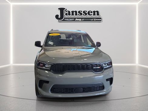 Used 2025 Dodge Durango GT AWD/4WD image 7