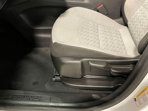 Used 2023 Chevrolet Equinox LS image 20