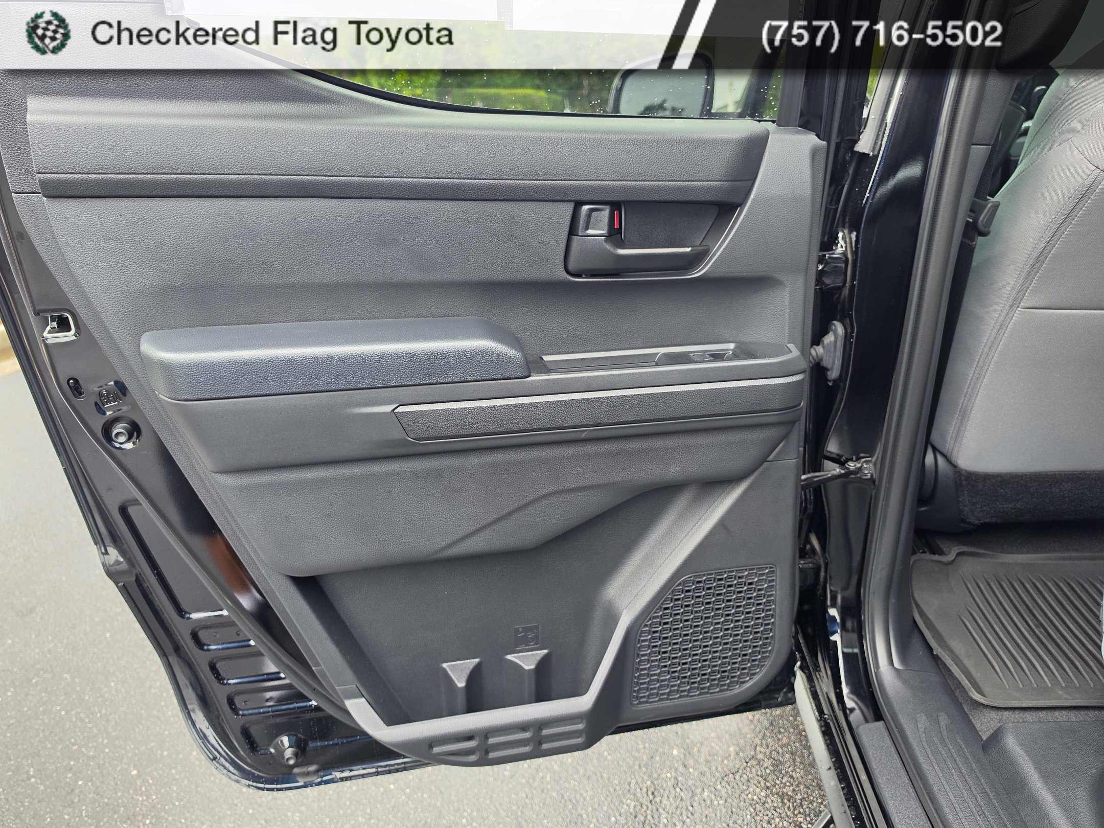 Used 2025 Toyota Tacoma SR5 AWD/4WD image 29
