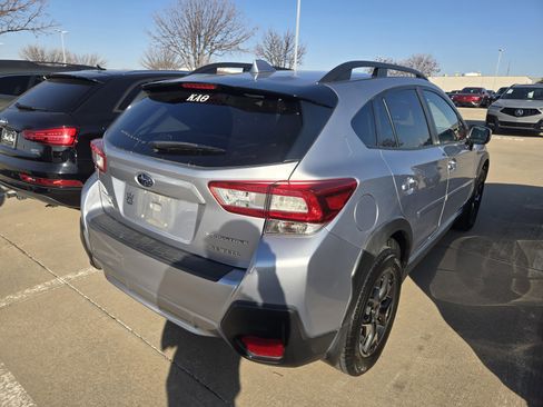Used 2019 Subaru Crosstrek 2.0i Premium image 6