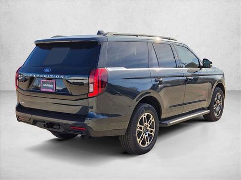 New 2026 Ford Expedition Active RWD image 2