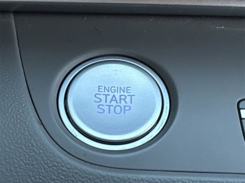 Used 2024 Hyundai Elantra SEL image 20