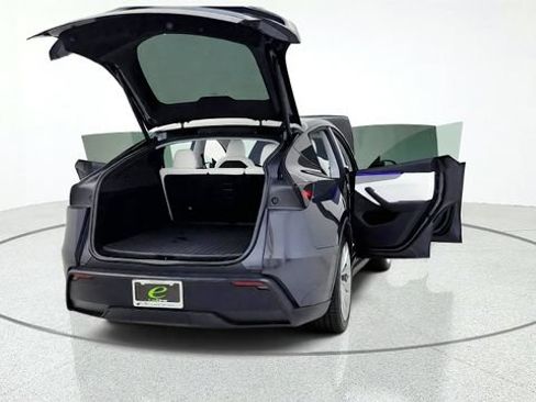 Used 2026 Tesla Model Y 2WD image 18