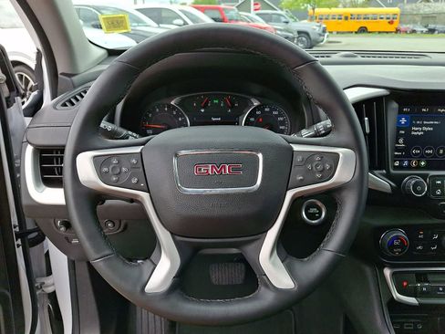 Used 2024 GMC Terrain SLT AWD/4WD image 22