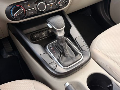 Used 2020 Kia Soul LX FWD image 34