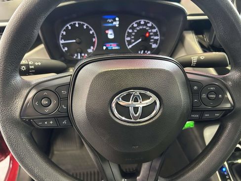 Certified 2025 Toyota Corolla LE FWD image 18