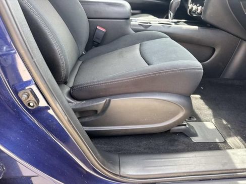 Used 2018 Nissan Pathfinder SV FWD image 11