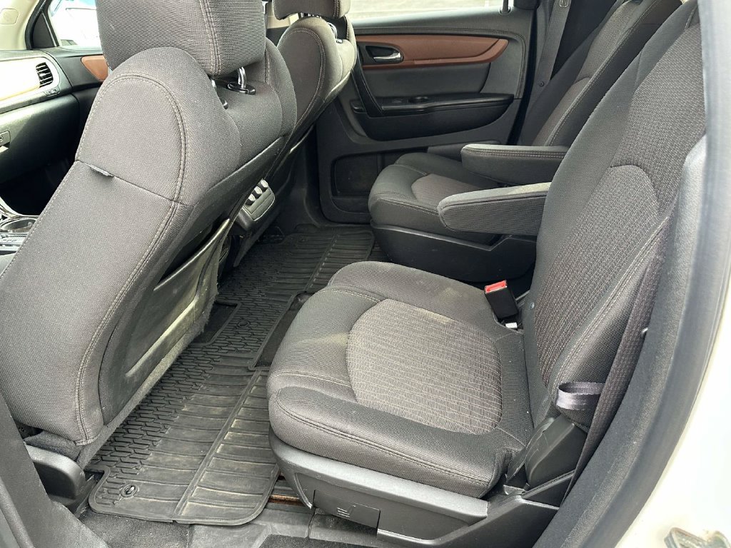 Used 2015 Chevrolet Traverse LT AWD/4WD image 14
