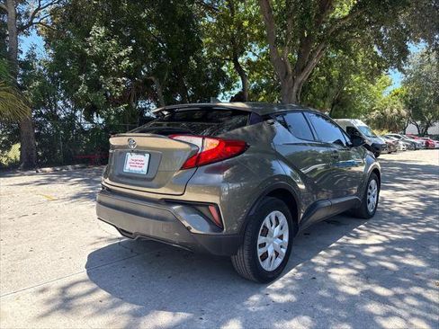 Used 2021 Toyota C-HR LE FWD image 7