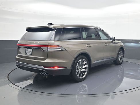 Used 2025 Lincoln Aviator Reserve image 7