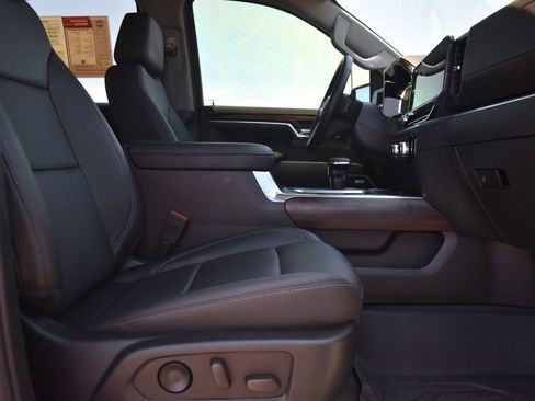 Used 2022 GMC Sierra 1500 SLT w/ SLT Premium Plus Package AWD/4WD image 5
