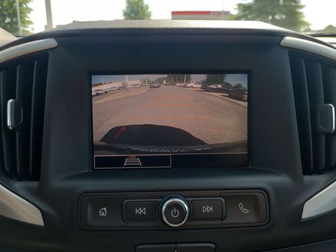 Used 2024 GMC Terrain SLE w/ Driver Convenience Package FWD image 29