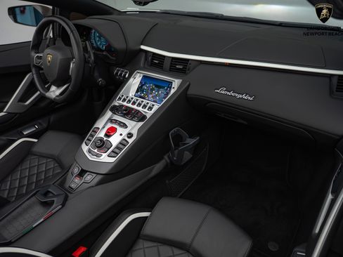Used 2019 Lamborghini Aventador S image 26