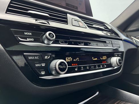 Used 2019 BMW 530i xDrive w/ Convenience Package image 51