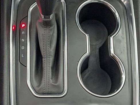 Used 2020 Chevrolet Traverse LT image 23