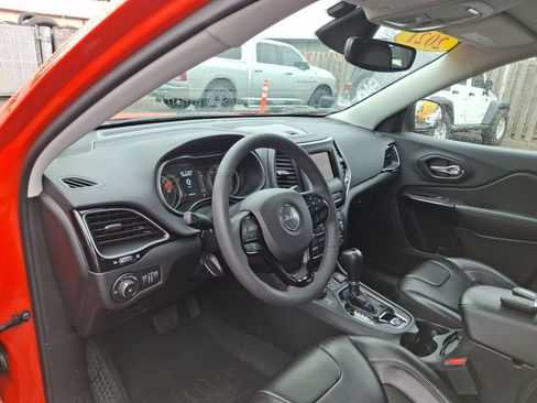 Certified 2021 Jeep Cherokee Latitude Plus AWD/4WD image 18