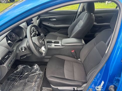 Used 2025 Nissan Sentra SV FWD image 27