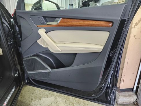 Used 2023 Audi Q5 e Premium Plus w/ Premium Plus Package image 17