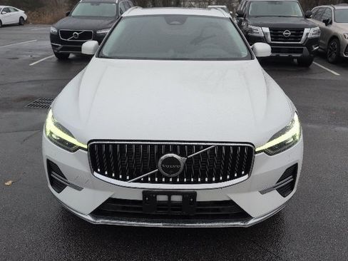 Used 2023 Volvo XC60 B5 Ultimate image 2