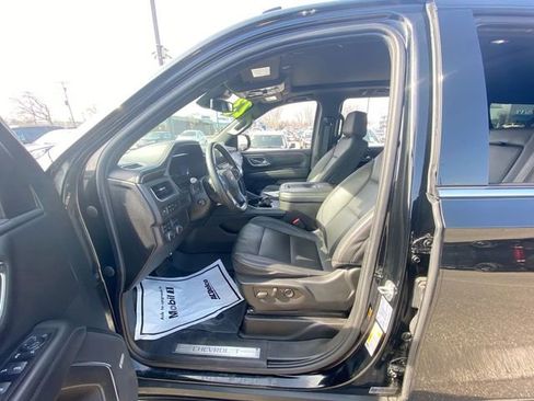 Used 2023 Chevrolet Suburban LT w/ LT Signature Plus Package image 24