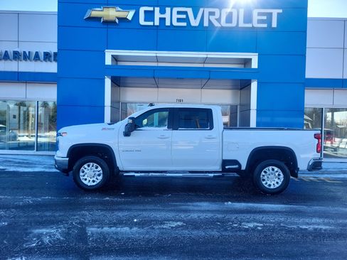 Used 2024 Chevrolet Silverado 2500 LT image 3