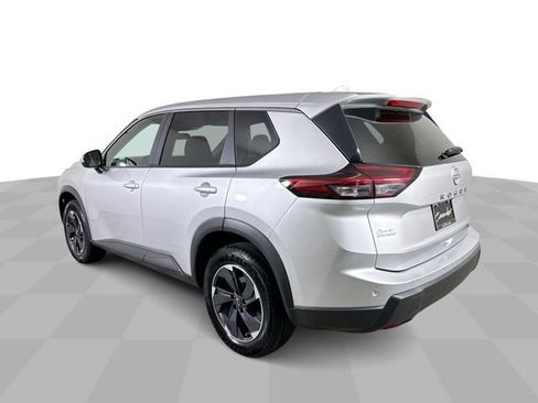 Used 2025 Nissan Rogue SV FWD image 6