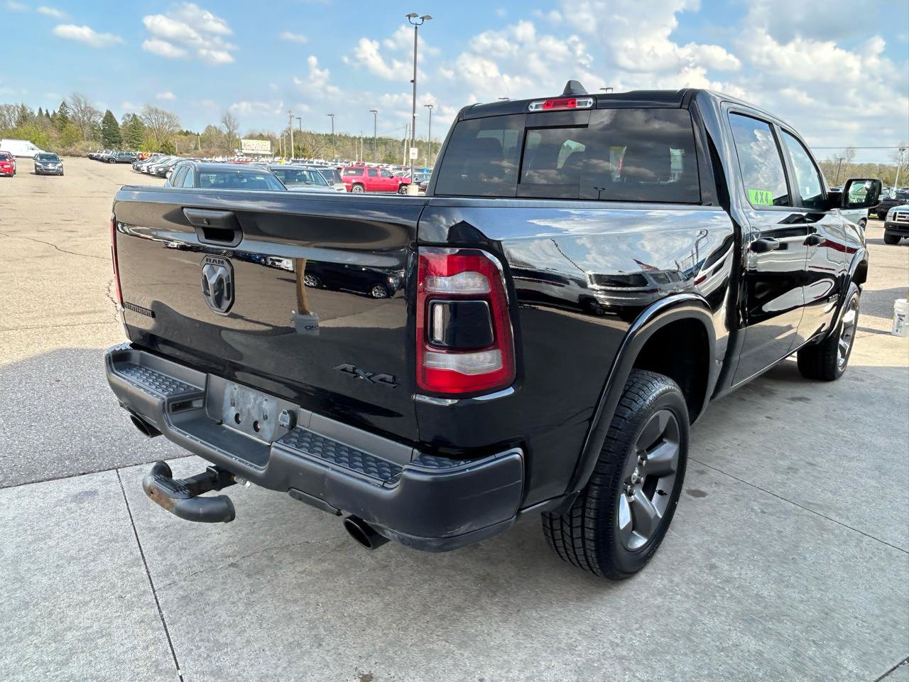 Used 2020 RAM 1500 4x4 Crew Cab image 5