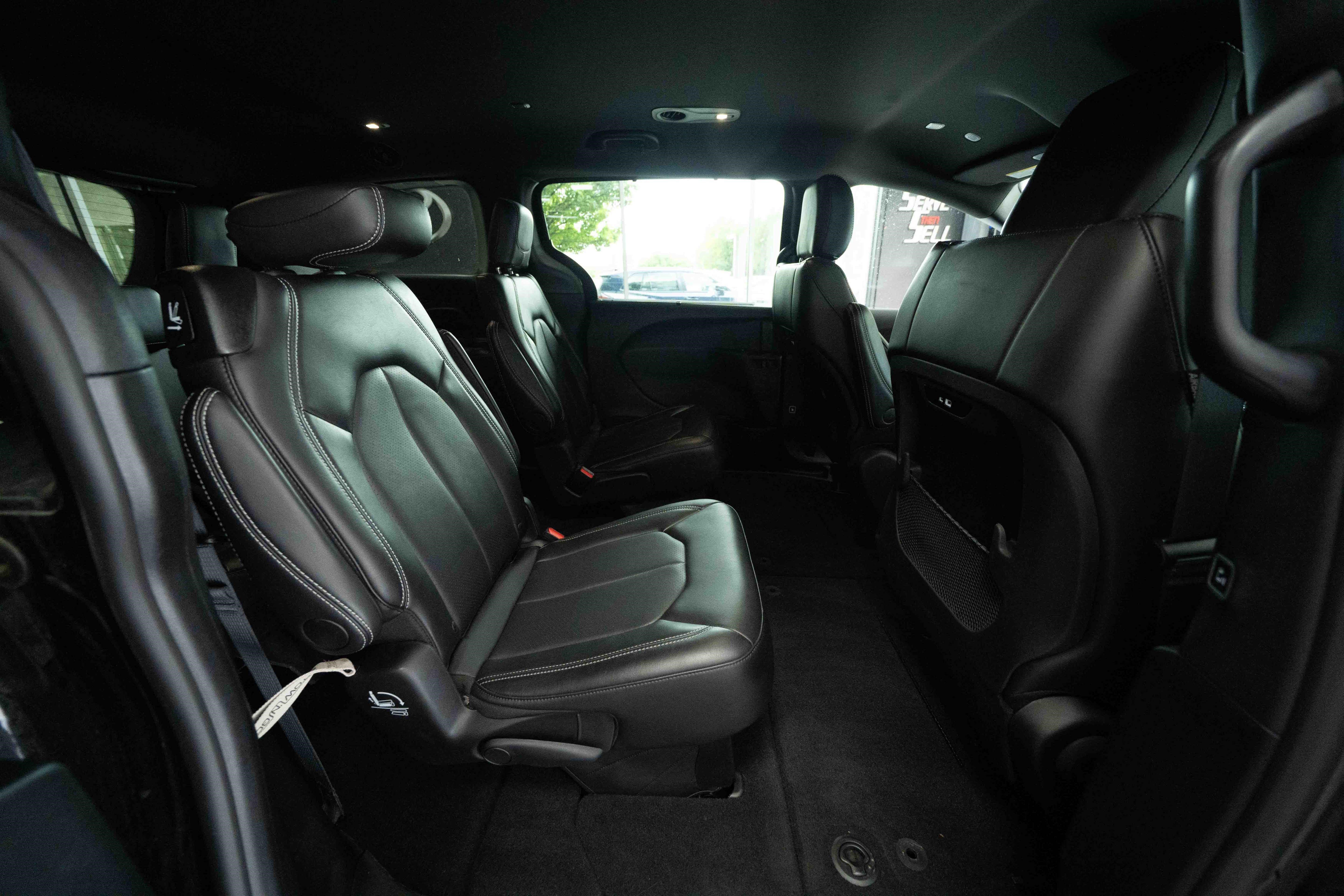 Used 2026 Chrysler Pacifica Select FWD image 25