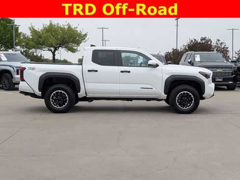 Used 2024 Toyota Tacoma TRD Off-Road w/ TRD Off Road Upgrade Package AWD/4WD image 4