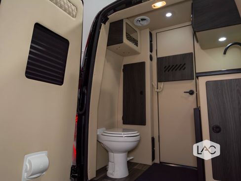 Used 2025 Mercedes-Benz Sprinter 3500 image 21