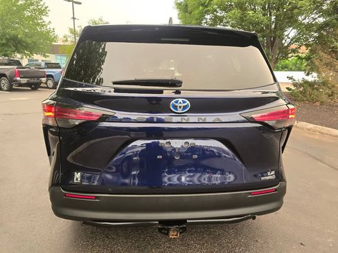 Used 2021 Toyota Sienna LE FWD image 6
