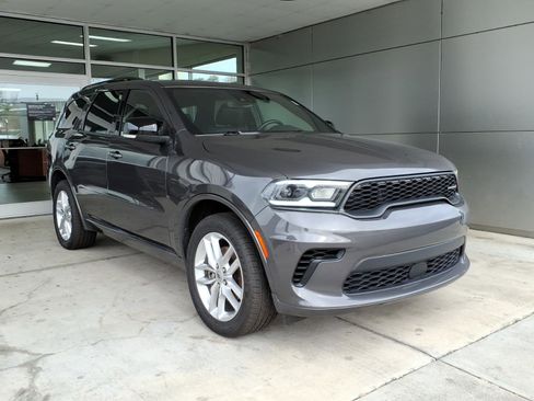 Used 2024 Dodge Durango GT image 1