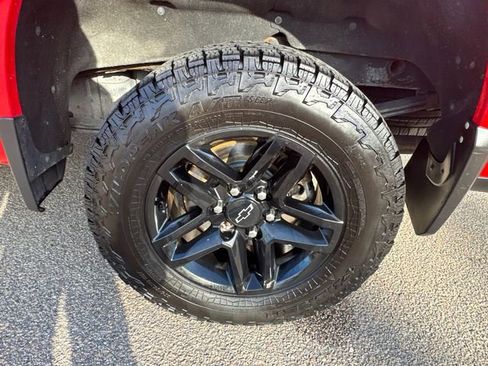 Used 2019 Chevrolet Silverado 1500 LT Trail Boss image 16