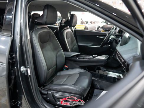 Used 2024 Kia EV6 Light image 16