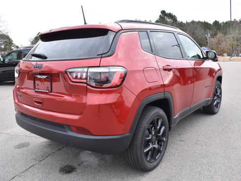 New 2026 Jeep Compass Latitude image 9