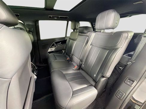 Certified 2025 Land Rover Range Rover Long Wheelbase SE AWD/4WD image 23