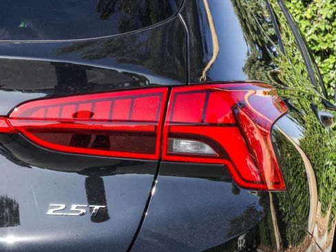 Used 2023 Hyundai Santa Fe Calligraphy FWD image 7