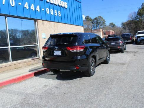 Used 2019 Toyota Highlander LE image 4