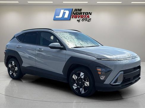 Used 2025 Hyundai Kona SEL FWD image 3